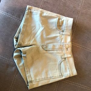 NWT army green Hollister shorts